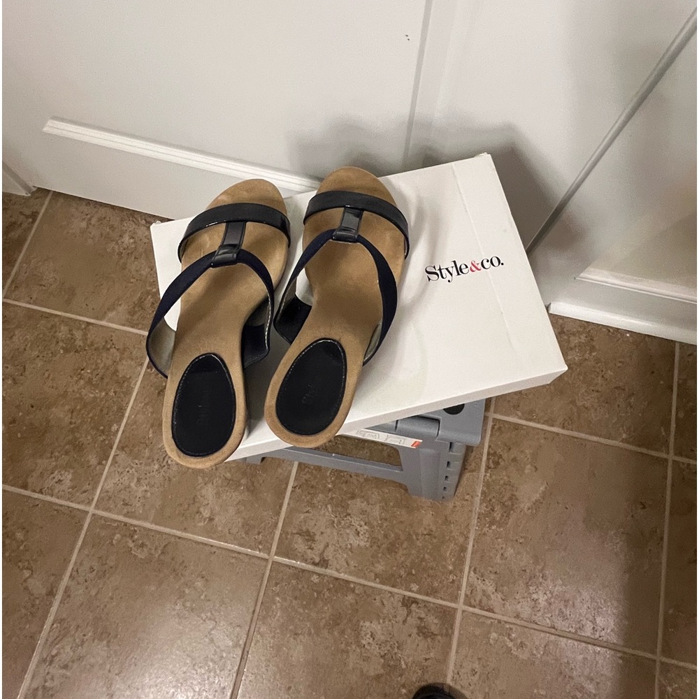 Women’s Like New Sandal